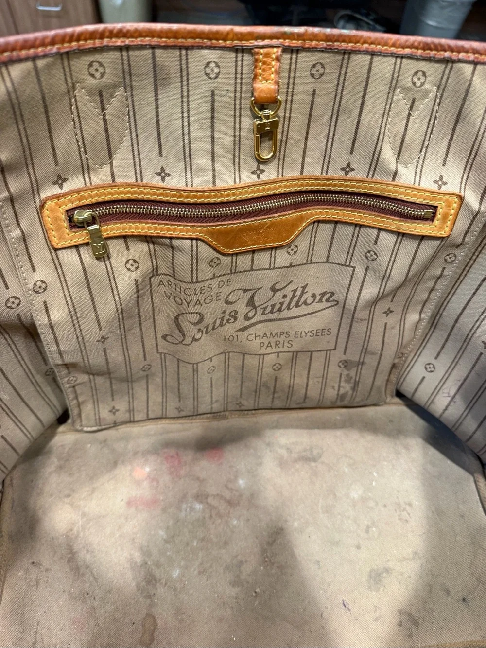 Louis Vuitton image shows
